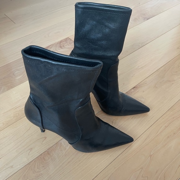 STUART WEITZMAN 100 STRETCH BOOTIE - Picture 4 of 5